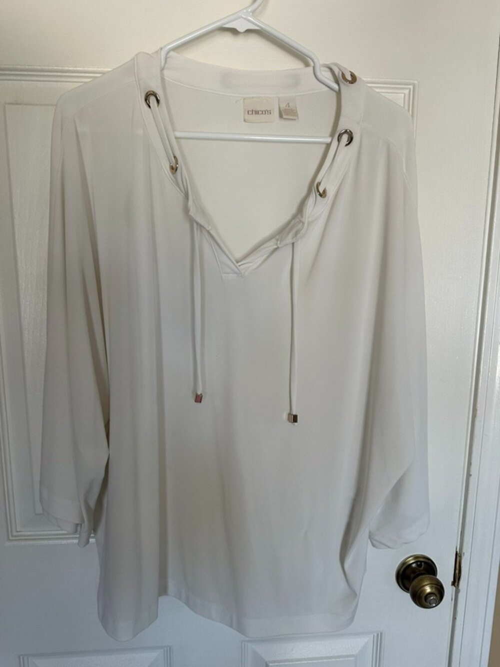 Chico’s Size 4 White Blouse Grommet Tie Neck 3/4 Sleeve Top Womens Plus